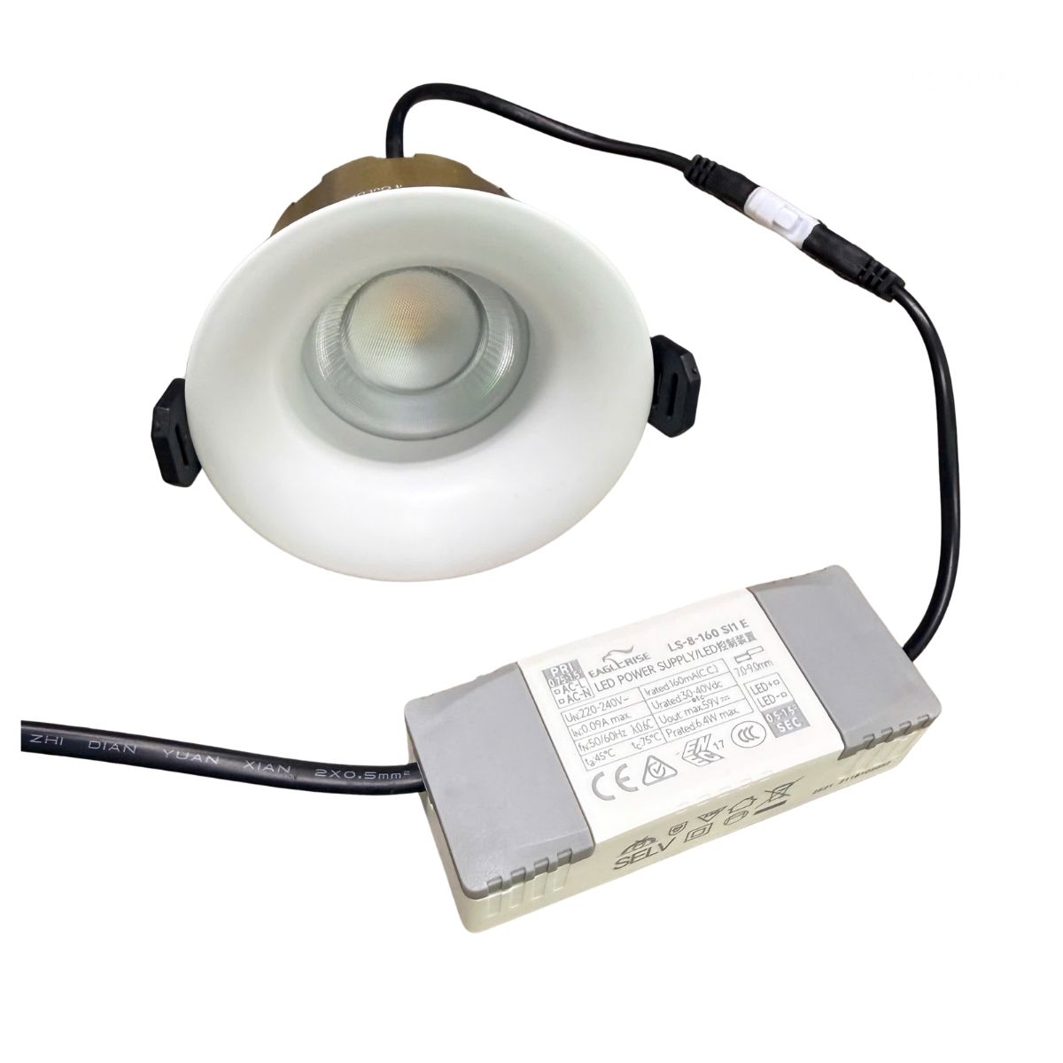 Công nghệ chống chói sâu (deep anti-glare) giúp ánh sáng dịu mắt, hạn chế loá,